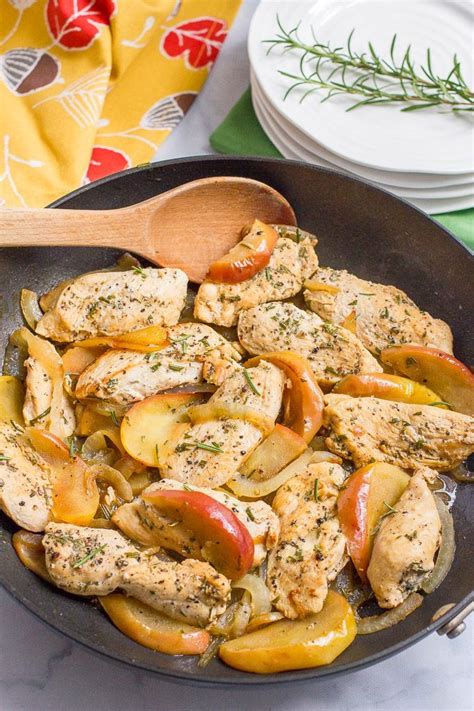 These alkaline diet lunch and dinner recipes will make up a large portion of your everyday diet. Sauteed chicken and apples with rosemary | Recipe (With images) | Weeknight dinner recipes easy ...