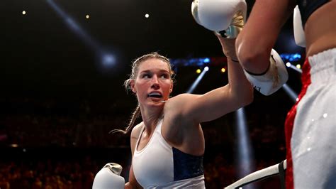Tayla harris hopes the support she has received following abuse online will make trolls think twice, as australia's prime minister scott morrison labelled the abusers cowardly grubs. Tayla Harris claims Australian Female Middleweight Title ...