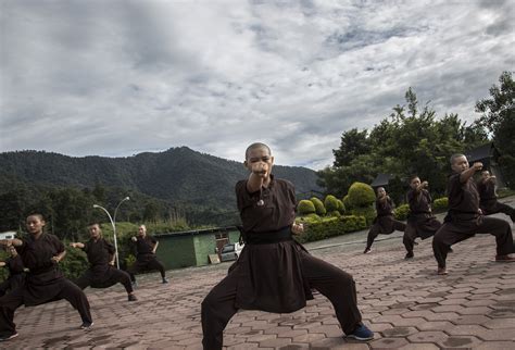 Mit lerne kung fu kannst du vom grundlevel bis zum grand master level in kung fu mit schritt für schritt tutorials, videos training, besten kungfu beim lernen von kung fu braucht es disziplin und hohe hingabe. Kung Fu Zuhause Lernen