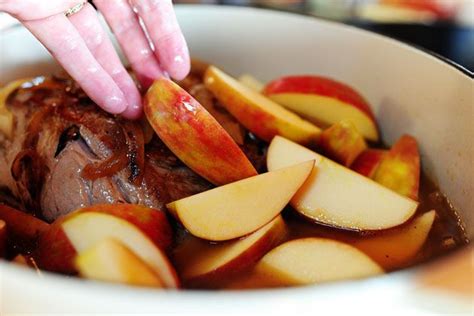 This incredibly flavorful roasted pork tenderloin is absurdly simple to make and filled with mustardy and garlicky flavors! Pork Roast with Apples and Onions | Recipe | Pork roast ...