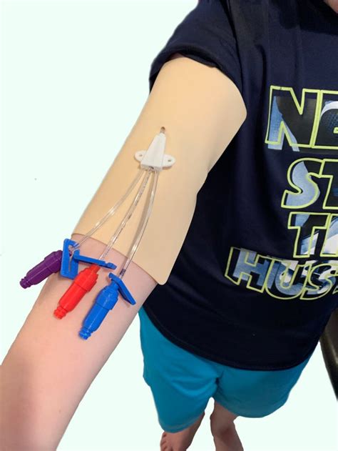 Our protective dressings and continuous patient monitoring system can help prevent them. PICC line care practice set