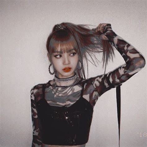 Lisa blackpink fondo de pantalla. Pin oleh Josefa Larach di 1 ⁿᵒʷ ˢⁱᶻⁱ ᵗʰᵃᵗ ʷᵒᵏ | Selebritas ...