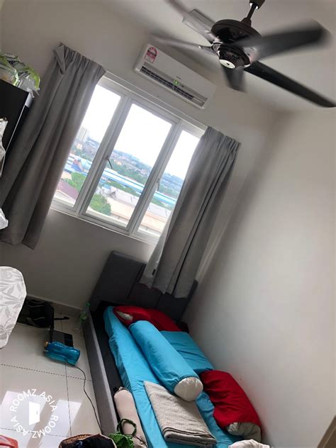Looking for an apartment or condo for rent? Middle room for rent at The Regina Condo USJ 1 - Roomz.asia