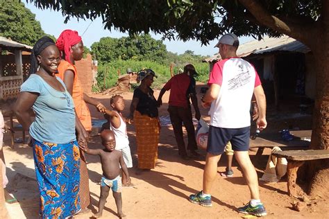 Proyecto de familias que ayudan a familias - Destino Gambia