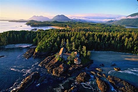 It is separated from mainland canada by the strait of georgia, johnstone strait, and queen charlotte. Deluxe Wickaninnish Inn in Tofino on Vancouver Island