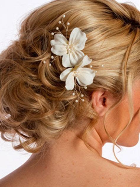 With wedding hairstyles for long hair you can really unleash your fantasy and try the most beautiful braided patterns, sleek glossy waves, glazed curls or asymmetrical details. Up do....... | Short wedding hair, Medium hair styles ...