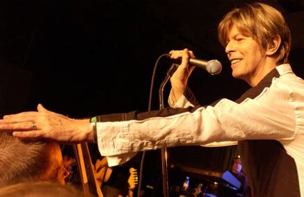 Τι μας θυμίζουν οι δύο νέες σειρές της ερτ; ΕΡΤ2: «Ντέιβιντ Μπάουι: Τα τελευταία πέντε χρόνια» (photos ...