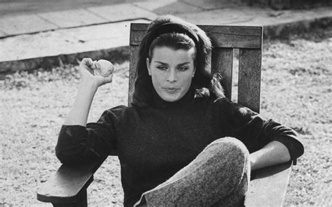 Изучайте релизы senta berger на discogs. Senta Berger | OSOBNOSTI.cz