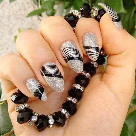 Unas acrilicas negras con plateado pedreria unas acrilicas. UÑAS NEGRAS Decoradas 【Los MEJORES diseños 2020 】