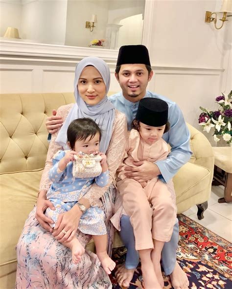 Jom tengok 16 selebriti lelaki yang paling kacak, bergaya dan macho dari malaysia! 12 Gambar Artis Malaysia Sempena Hari Raya 2020