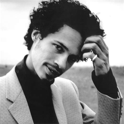Peu après sa naissance, il déménage avec son père à new york où il commence sa carrière musicale. Eagle-Eye Cherry | TheAudioDB.com