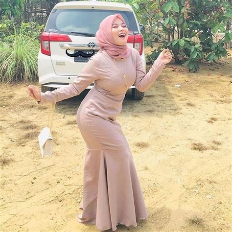 Lihat ide lainnya tentang jilbab cantik, kecantikan, gaya hijab. Pin di Girl hijab