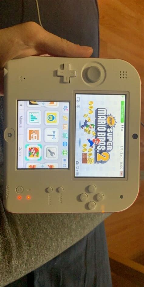 Puedes activar el modo fiebre del oro y el modo cooperativo. Nintendo 2DS Super Mario Bros. 2 Bundle | Nintendo 2ds ...