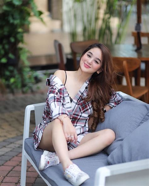Check spelling or type a new query. Biodata Hana Hanifah, Biografi, Profil Lengkap, Fakta ...