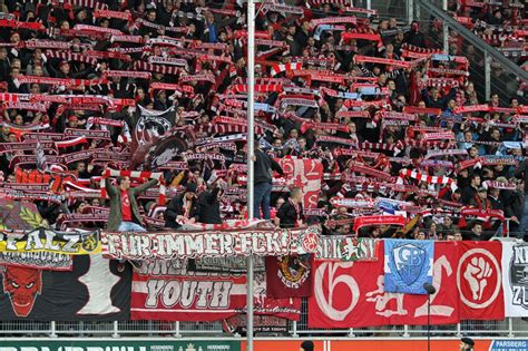 Torloses remis gegen fc ingolstadt. Fanfotos: FC Ingolstadt - 1. FC Kaiserslautern 2:0 (0:0 ...