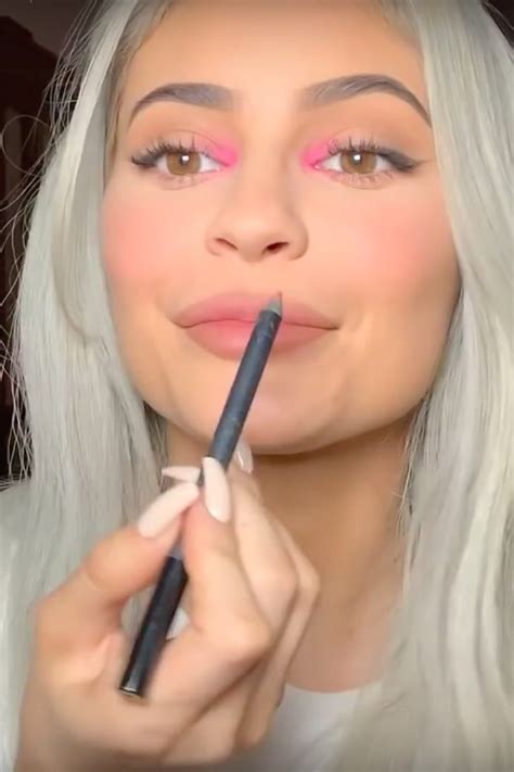 Instagram aesthetic aesthetic movies aesthetic videos perfect nose film aesthetic aesthetic pin by pesixayat on stormi webster | kylie jenner outfits, kylie jenner style, kylie jenner look. Kylie Jenner's Makeup Routine Wouldn't Be Complete Without ...