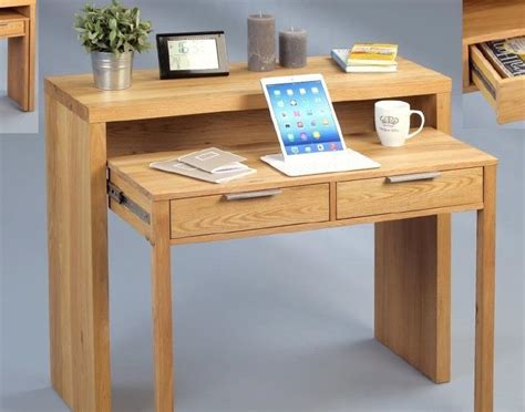 Ob kleiner schreibtisch oder schreibtisch mit schubladen, alle modelle sind aus hochwertigem holz gefertigt und bieten in farbe und form elegante fronten. Kleiner Schreibtisch Eiche Massiv / Schreibtische Aus ...