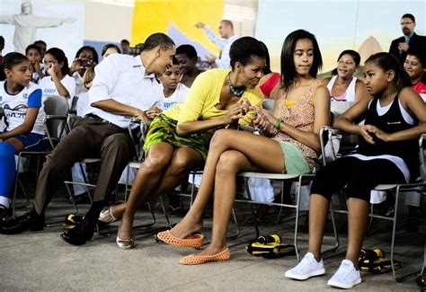 Aus den beiden töchtern was auffällt: Leibwächter sollen Obamas Töchter vor Jungen schützen ...