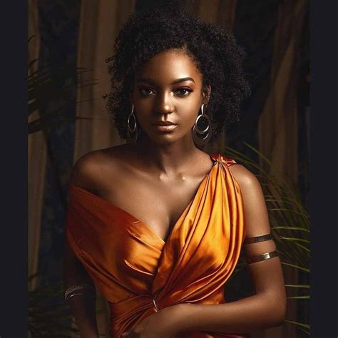 No vídeo de hoje vou estar fazendo a minha preparação de pele atualizada. BELEZA NEGRA em 2020 | Beleza negra, Beleza da mulher ...