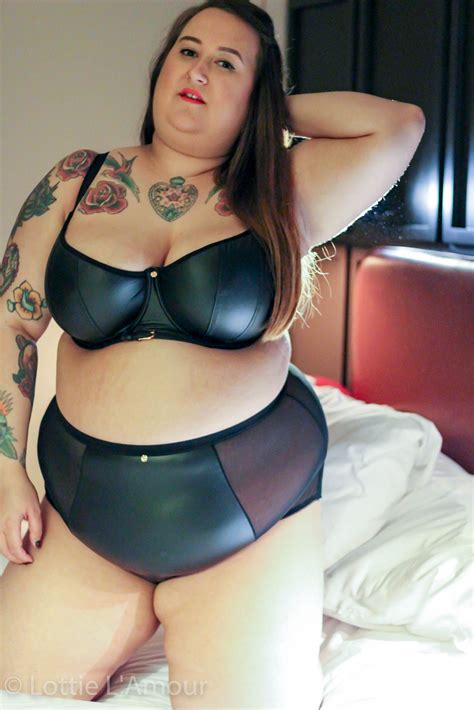 Cuddly dating is a bbw website with a quite cute name. Sex with chubby chics - Nude photos.