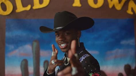 Similarly to how the atlanta duo ilovefriday's hit song mia khalifa blew up, clips. Lil Nas X scoort langste op nummer 1 staande hit met 'Old ...