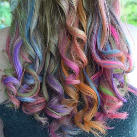 Again, keep in mind color theory here. This easy hair chalking DIY is a quick way to totally ...
