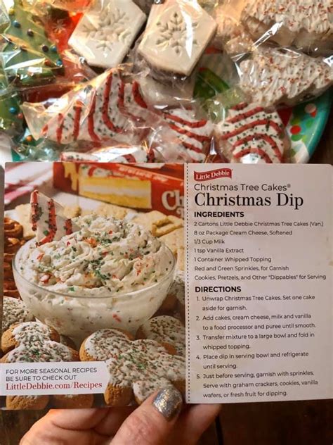 The wrapping paper is rustling, christmas lights are twinkling, and little debbie® christmas tree cakes® are ready to serve! Little Debbie Christmas Treecakes Recipe / Little Debbie ...