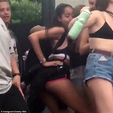 Zloycrek администратор little.bit модератор carter54 модератор hiddengod модератор kranog модератор. President Obama gives Malia the paternal cold shoulder as ...