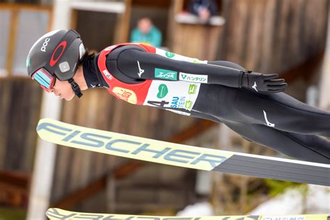 Die nordische kombination ist eine wintersportart, die die beiden einzeldisziplinen skispringen (in der nordischen kombination auch sprunglauf genannt) und skilanglauf kombiniert. Nordische Kombination Ramsau: Weltcup in der ...