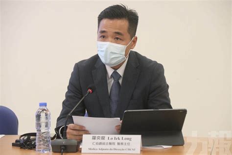 〔即時新聞／綜合報導〕深圳市衛健委於昨日新增2確診病例， 其中一名女子在深圳寶安國際機場擔任餐廳服務人員。 經查， 該病例於1月6日、2月9日完成2劑中國國藥疫苗施打，但仍染 上delta變種病毒. 本澳過去24小時新增1確診 目前所有確診病例均屬輕症 - 澳門力 ...