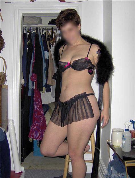 Virginie a beau s'approcher de la cinquantaine elle n'en est pas en reste niveau sexe. Annonce Plan cul Angers : belle femme Cougar en lingerie sexy