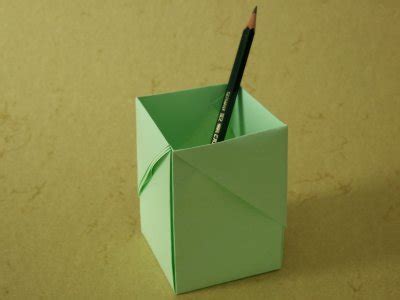 Leichtes origami paulines papier anleitungen origami boxen origami origami schachteln schachtel falten anleitung geschenkbox basteln wie sie schweine aus geldscheinen falten erfahren sie in unserem blog! Origami Anleitung Schachtel Pdf / Die augen werden mit filzstiften aufgemalt. - Eztickets