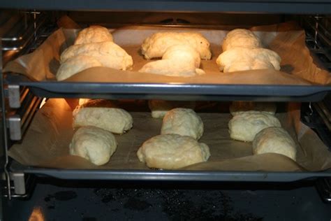 Erst umluft, dann oberhitze hinzuschalten, um den baiser zu bräunen. Brot Backen Umluft Oder Unter Oberhitze - intermnej.over ...