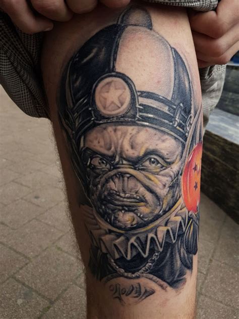 And trust me, you'll not be the only one getting a dbz tattoo, because this show has been popular among fans for a long period of time. 15 coole Dragon Ball Z Tattoos, die nur Fans bekommen ...