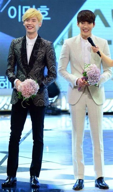 'school 2013' lee jong suk,kim woo bin cut 미완성본입니다 영상이 매끄럽지가 않은데 그래도 봐주세요. Bromance oppa Lee Jong Suk and Kim Woo Bin | Lee jong suk ...
