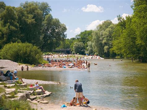 Erholung, entspannung, sport & spaß. Nacktbaden Münchens neue FKK-Zonen