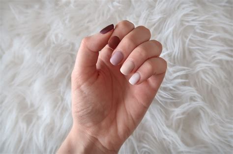 Ihr mobiles nagelstudio kommt direkt zu ihnen nach hause. UV-Nagellack - das Nagelstudio für zu Hause? | is back on ...