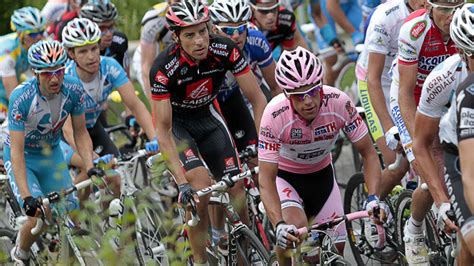 Daags voor de laatste rustdag in de ronde van italië kamperen de renners in de dolomieten voor een loodzware opdracht: Il Giro d'Italia torna in Sicilia: tappa durissima con ...