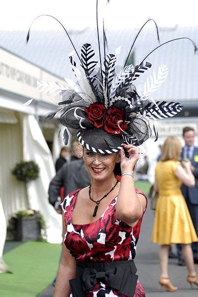 The 2021 kentucky derby field features 19 horses vying for a $1.86 million top prize. Grand National 2012: Ladies' Day at Aintree - in pictures ...