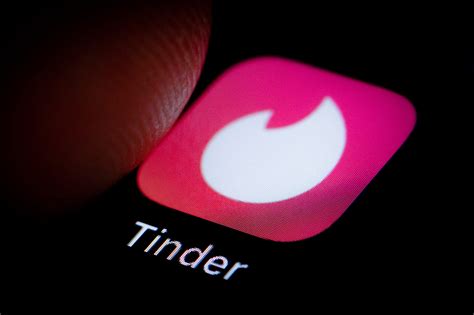 Dating apps are a bit of a necessary evil, for those of you who struggle to find the time to meet someone irl. Dating Apps and the Trouble With Tinder - The Banner Newspaper