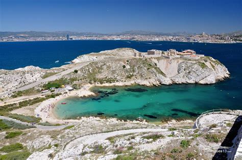 Take a bus or train to travel 98 miles (158 km) between nice and marseille. Image De Plage: Plage Petit Nice Marseille