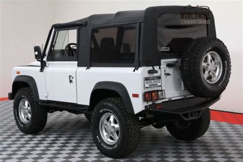 Optional features and their availability may differ by vehicle specification (model and powertrain), or require the installation of. 1994 White OVER THE TOP BUILD LS CONVERSION! AUTO! - Classic 1994 Land Rover Defender OVER THE ...