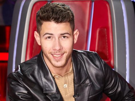 The big red chairs are back and it's almost time to watch the voice 2021 online. Nick Jonas returning to 'The Voice' replacing Gwen Stefani as coach for Season 20 in 2021 ...
