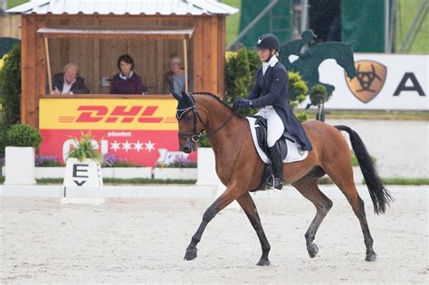 Alle jahre wieder treffen sich im november in der festlich geschmückten springhalle im bundesleistungszentrum des deutschen olympiade komitees für reiterei (dokr). CCI4* Luhmühlen: Grandioser Auftakt für Julia Krajewski