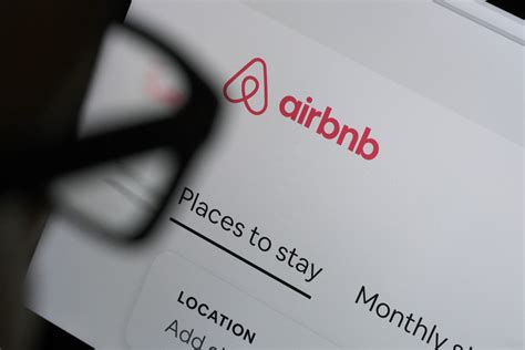 Airbnb raises its ipo pricing to $60 a share as it looks to bring in $3 billion and cap out the hottest year for initial public offerings since 1999. Airbnb IPO Invites Investors to Bet on Recovery From ...