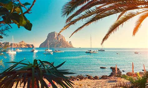 Ibiza or eivissa (in catalan and officially) is one of the balearic islands, a group of autonomous communities of spain. Choses à voir et à faire à San Antonio, vacances à Ibiza