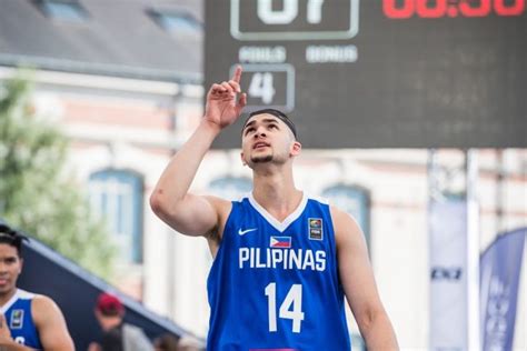 Manila—up fighting maroons star player kobe paras on monday paid respect for nba legend kobe bryant after his death, along with his daughter, after a plane crash. Kobe goes to U.P: A new Paras for the state university's ...