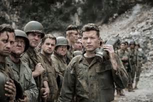 The movie is based on the true story of doss, who refused to learn to handle a gun during his basic training during world war ii, but saved 75 american lives. Hacksaw Ridge: DVD, Blu-ray oder VoD leihen - VIDEOBUSTER.de