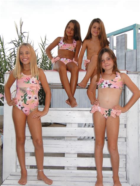 Bikinis y bañadores hello kitty para niñas. Culetin nina&adolescente culetin niñas