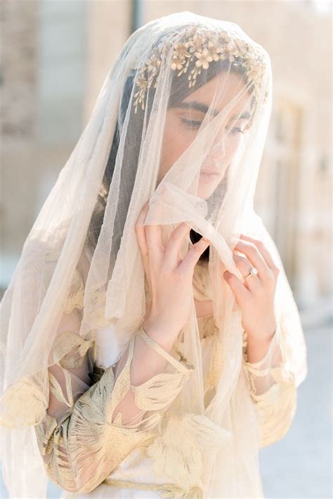 62 the saguaro is often used as an emblem in commercials and logos that attempt to convey a sense of the southwest, even if the product has no connection to arizona or the sonoran desert. Orange blossom headpiece / Style 218 | Lena Rom | Bridal ...